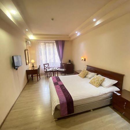 Damus Apartments Ереван Екстериор снимка