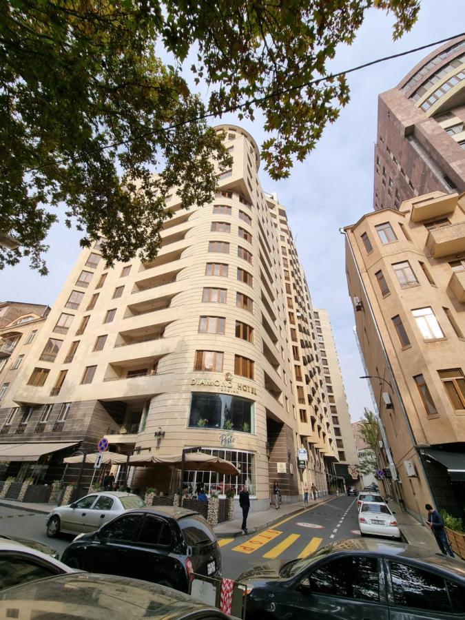 Damus Apartments Ереван Екстериор снимка